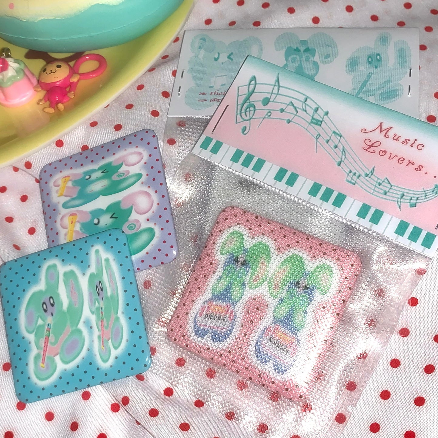 MUSIC LOVERS SQUARE PIN